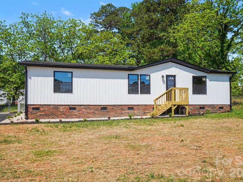 212 Upright Street, Landis, NC 28088.  MLS# CAR4373777, YatesRealty ID 21530. 