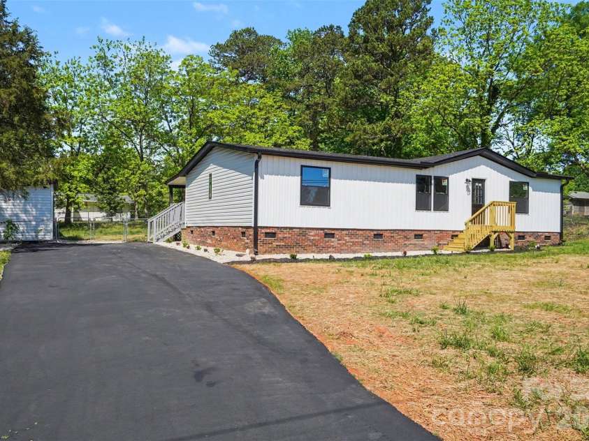212 Upright Street, Landis, NC 28088.  MLS# CAR4373777, YatesRealty ID 21530. 