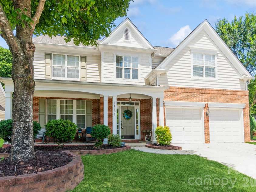 18302 Victoria Bay Drive, Cornelius, NC 28031.  MLS# CAR4367441, YatesRealty ID 21531. 