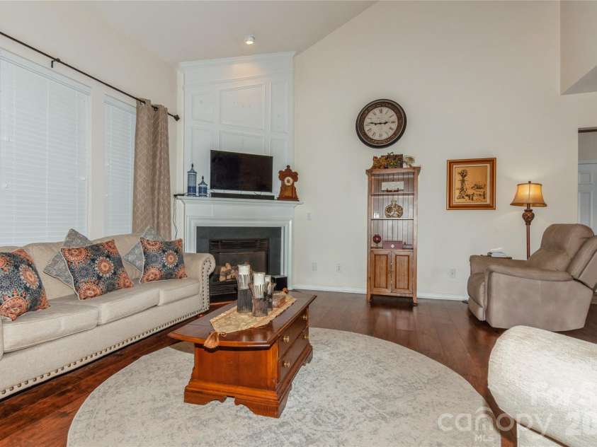 18302 Victoria Bay Drive, Cornelius, NC 28031.  MLS# CAR4367441, YatesRealty ID 21531. 