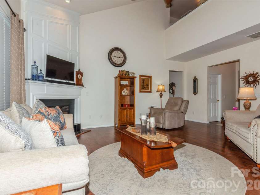 18302 Victoria Bay Drive, Cornelius, NC 28031.  MLS# CAR4367441, YatesRealty ID 21531. 
