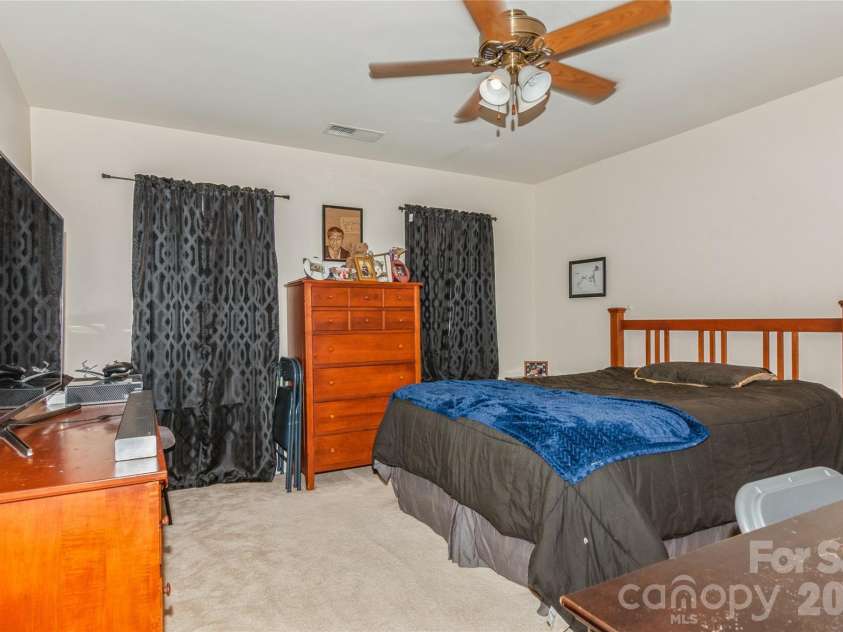 18302 Victoria Bay Drive, Cornelius, NC 28031.  MLS# CAR4367441, YatesRealty ID 21531. 