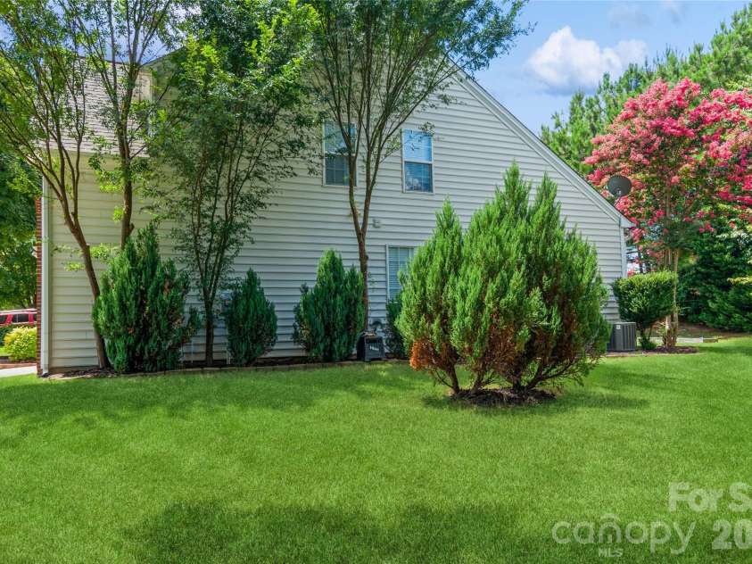 18302 Victoria Bay Drive, Cornelius, NC 28031.  MLS# CAR4367441, YatesRealty ID 21531. 