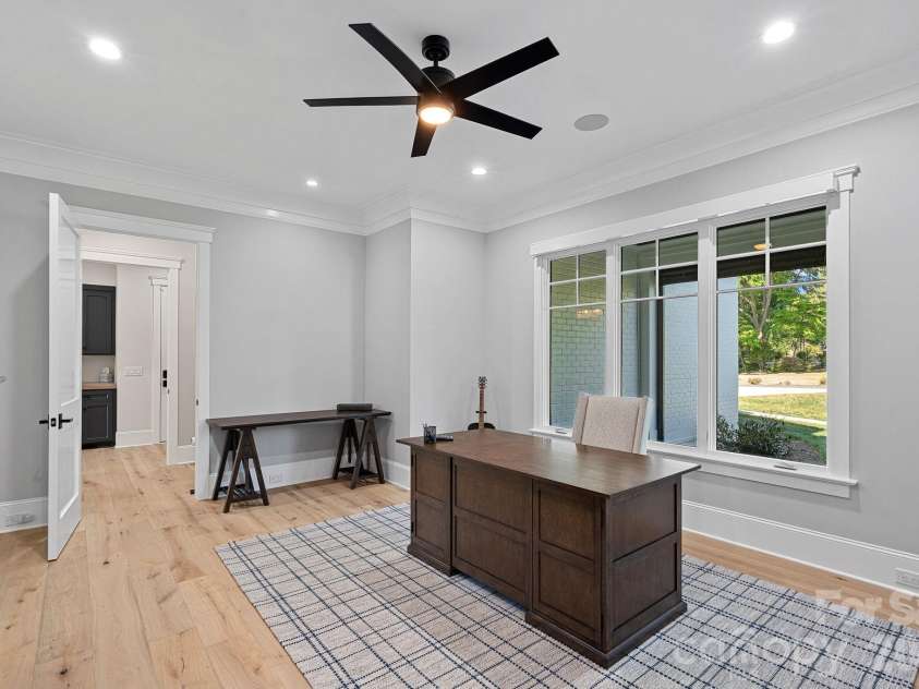 16906 Lake Shore Drive, Cornelius, NC 28031.  MLS# CAR4372542, YatesRealty ID 21532. 