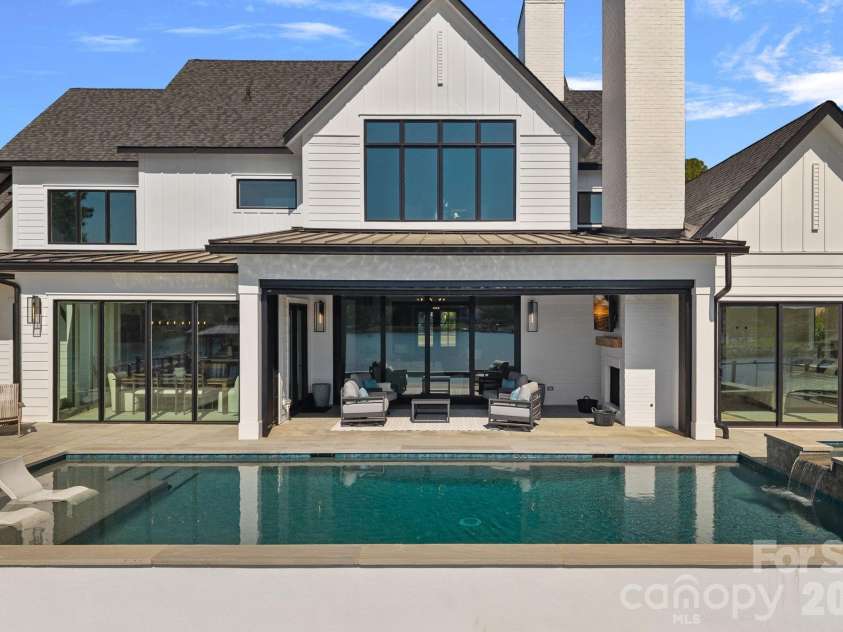 16906 Lake Shore Drive, Cornelius, NC 28031.  MLS# CAR4372542, YatesRealty ID 21532. 
