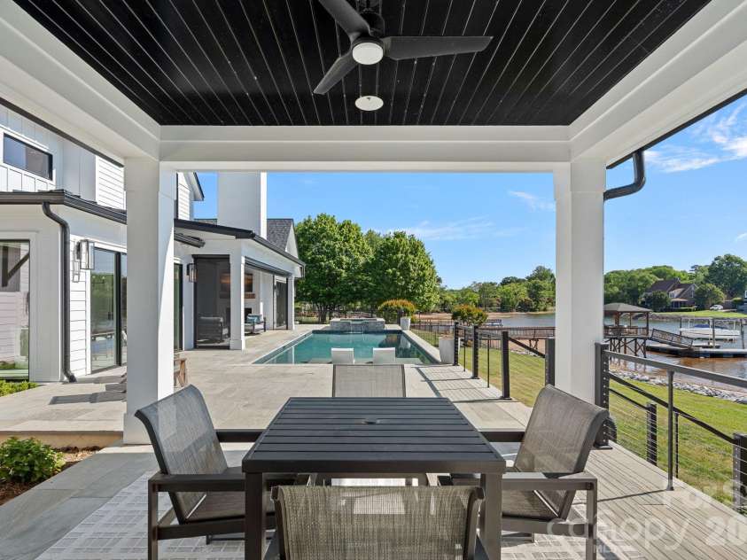 16906 Lake Shore Drive, Cornelius, NC 28031.  MLS# CAR4372542, YatesRealty ID 21532. 