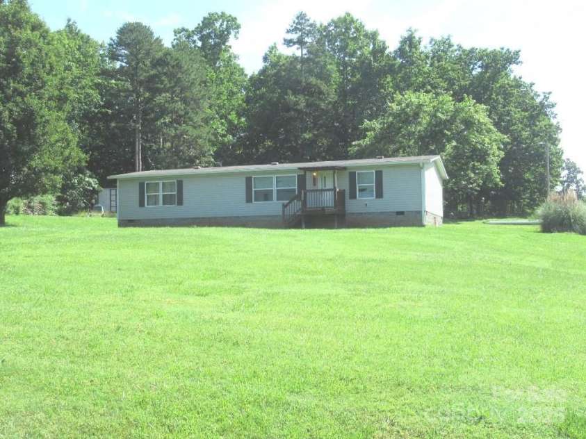 3942 Benny Shrum Lane, Maiden, NC 28650.  MLS# CAR4256481, YatesRealty ID 21532. 