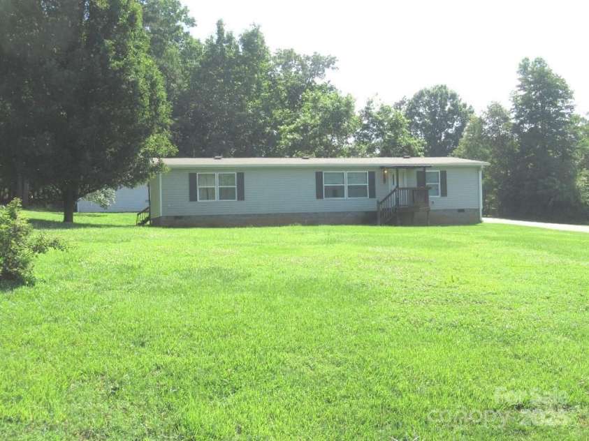 3942 Benny Shrum Lane, Maiden, NC 28650.  MLS# CAR4256481, YatesRealty ID 21532. 