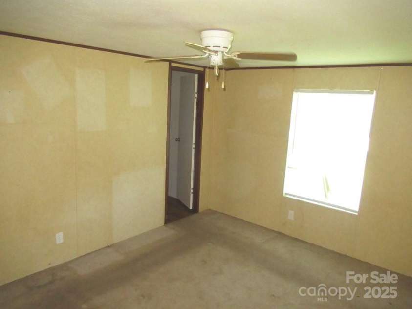 3942 Benny Shrum Lane, Maiden, NC 28650.  MLS# CAR4256481, YatesRealty ID 21532. 