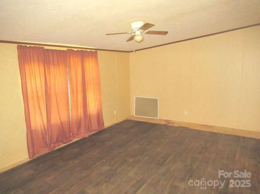 3942 Benny Shrum Lane, Maiden, NC 28650.  MLS# CAR4256481, YatesRealty ID 21532. 