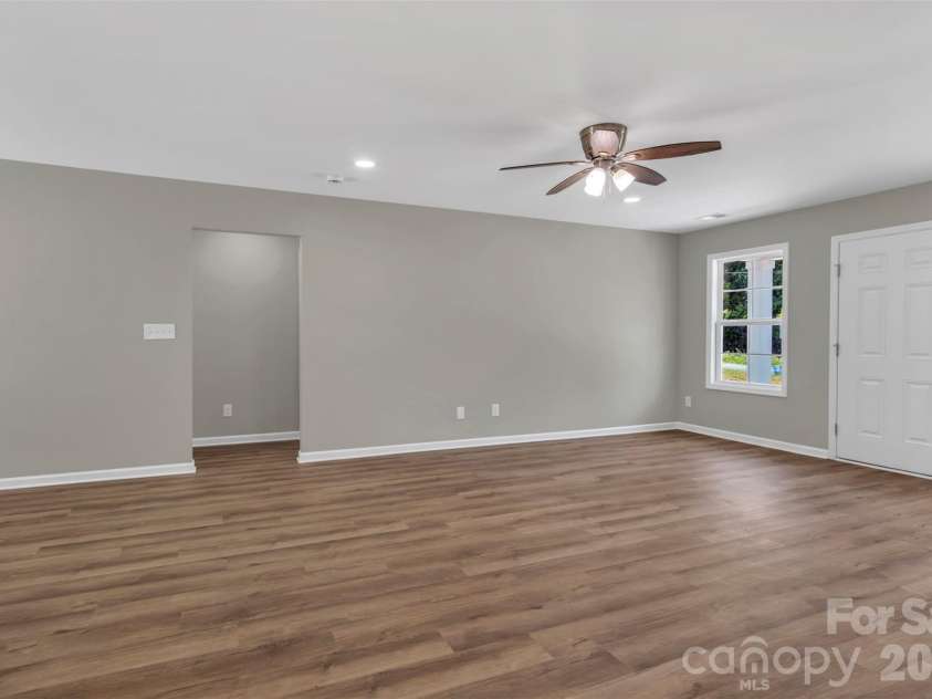 1210 Old Greenbriar Drive, Lancaster, SC 29720.  MLS# CAR4377067, YatesRealty ID 21533. 