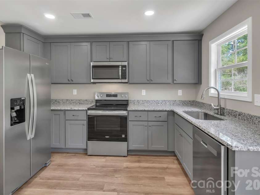 1210 Old Greenbriar Drive, Lancaster, SC 29720.  MLS# CAR4377067, YatesRealty ID 21533. 