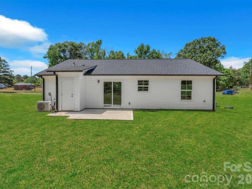 1210 Old Greenbriar Drive, Lancaster, SC 29720.  MLS# CAR4377067, YatesRealty ID 21533. 