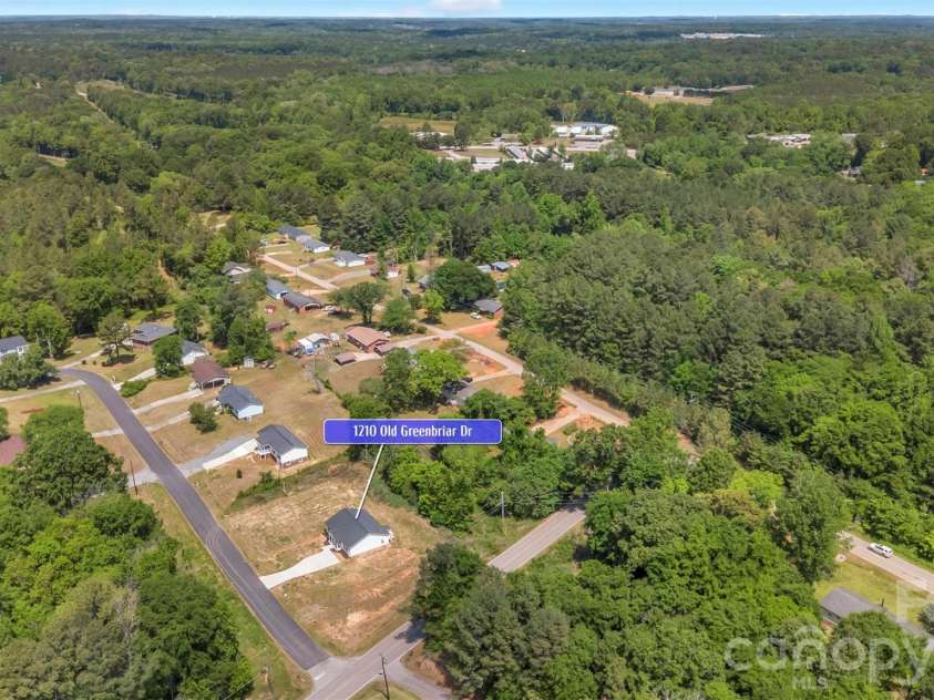 1210 Old Greenbriar Drive, Lancaster, SC 29720.  MLS# CAR4377067, YatesRealty ID 21533. 