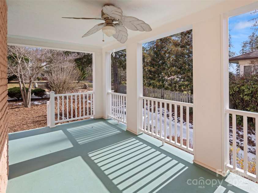 354 Kimberly Avenue, Asheville, NC 28804.  MLS# CAR4226044, YatesRealty ID 21533. 