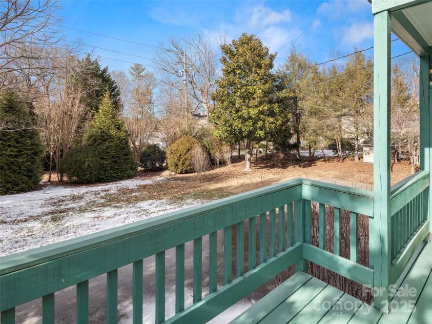 354 Kimberly Avenue, Asheville, NC 28804.  MLS# CAR4226044, YatesRealty ID 21533. 