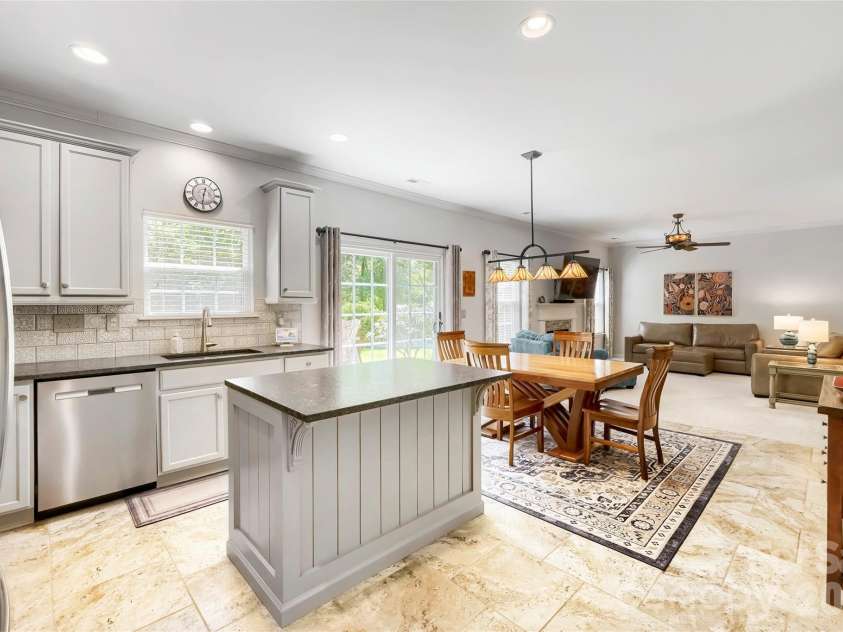 2834 Bivins Street, Davidson, NC 28036.  MLS# CAR4372824, YatesRealty ID 21534. 