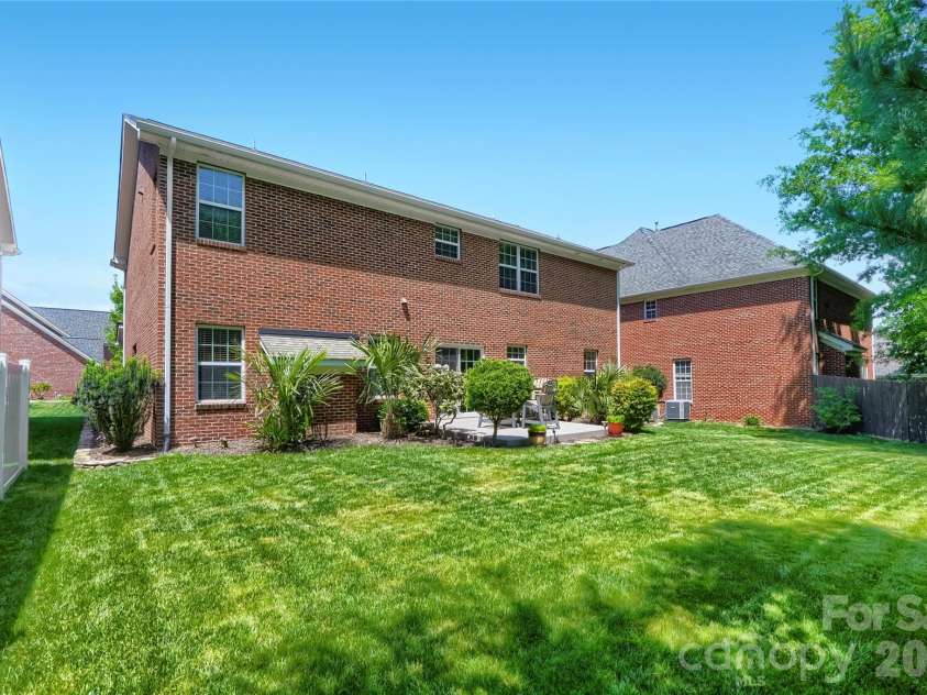 2834 Bivins Street, Davidson, NC 28036.  MLS# CAR4372824, YatesRealty ID 21534. 