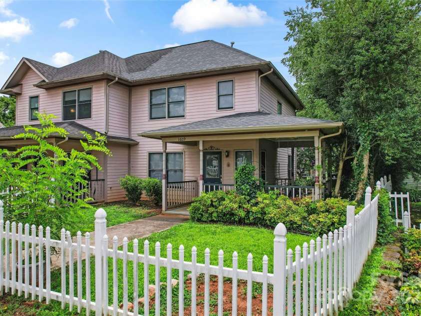 1609 Begonia Way, Rock Hill, SC 29732.  MLS# CAR4271750, YatesRealty ID 21535. 