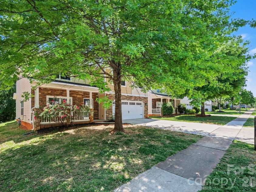 5112 Stone Park Drive, Charlotte, NC 28269.  MLS# CAR4373431, YatesRealty ID 21535. 