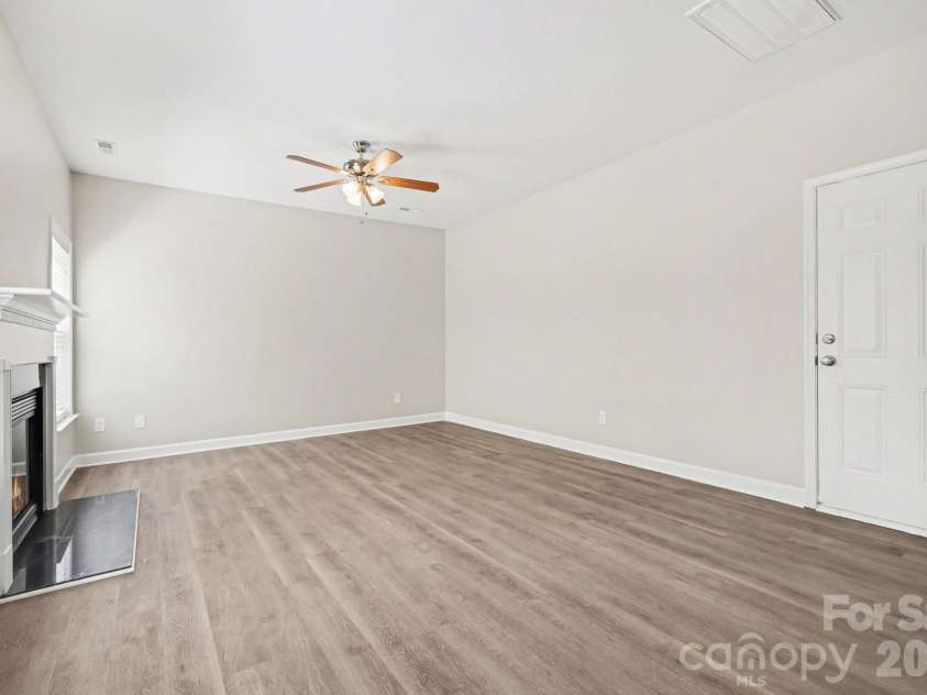 5112 Stone Park Drive, Charlotte, NC 28269.  MLS# CAR4373431, YatesRealty ID 21535. 