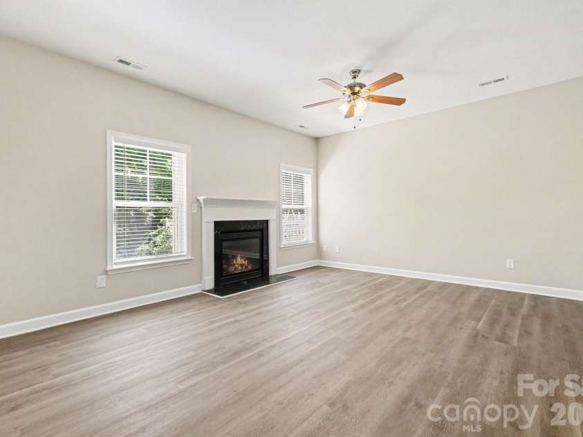 5112 Stone Park Drive, Charlotte, NC 28269.  MLS# CAR4373431, YatesRealty ID 21535. 