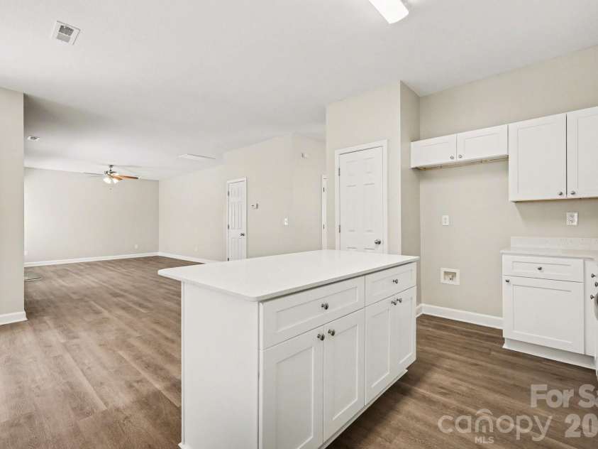 5112 Stone Park Drive, Charlotte, NC 28269.  MLS# CAR4373431, YatesRealty ID 21535. 