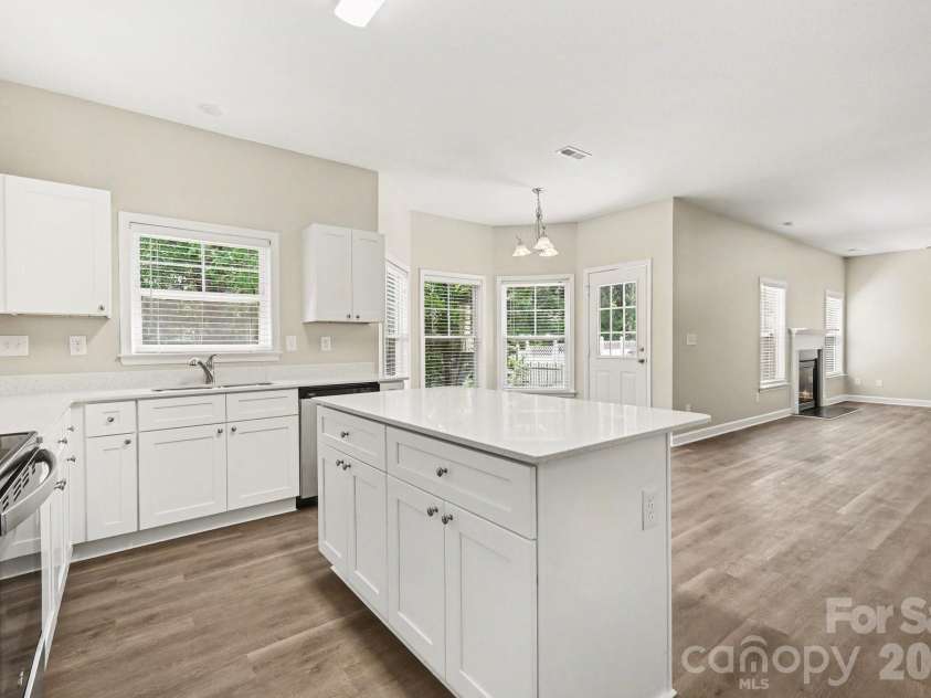 5112 Stone Park Drive, Charlotte, NC 28269.  MLS# CAR4373431, YatesRealty ID 21535. 