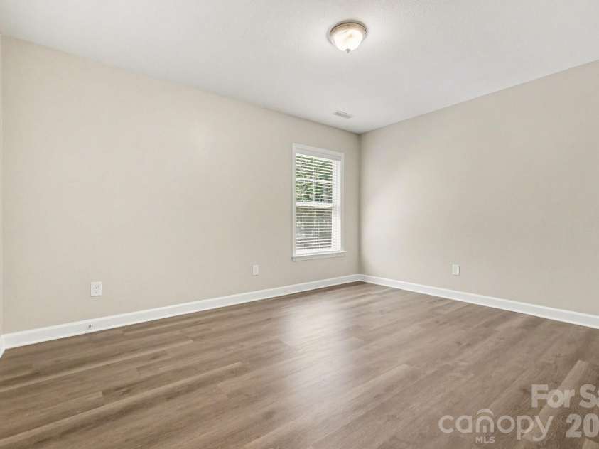 5112 Stone Park Drive, Charlotte, NC 28269.  MLS# CAR4373431, YatesRealty ID 21535. 