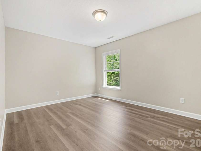 5112 Stone Park Drive, Charlotte, NC 28269.  MLS# CAR4373431, YatesRealty ID 21535. 