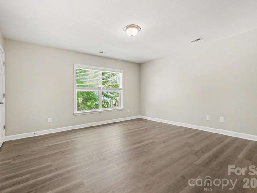 5112 Stone Park Drive, Charlotte, NC 28269.  MLS# CAR4373431, YatesRealty ID 21535. 