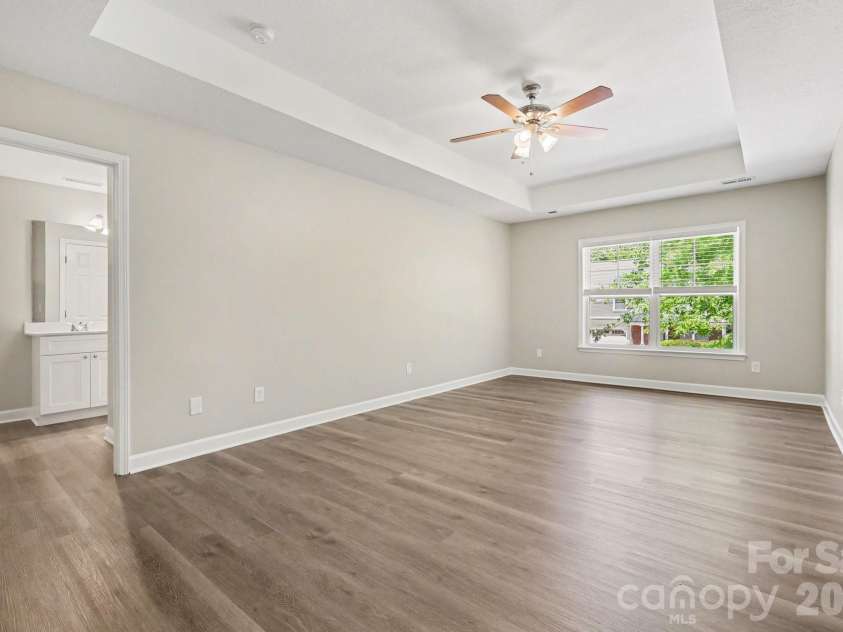 5112 Stone Park Drive, Charlotte, NC 28269.  MLS# CAR4373431, YatesRealty ID 21535. 
