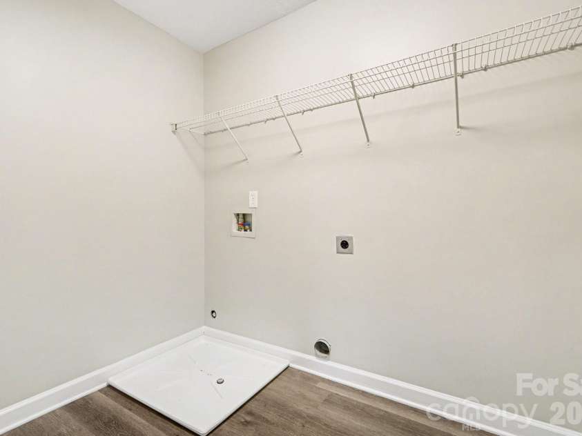 5112 Stone Park Drive, Charlotte, NC 28269.  MLS# CAR4373431, YatesRealty ID 21535. 