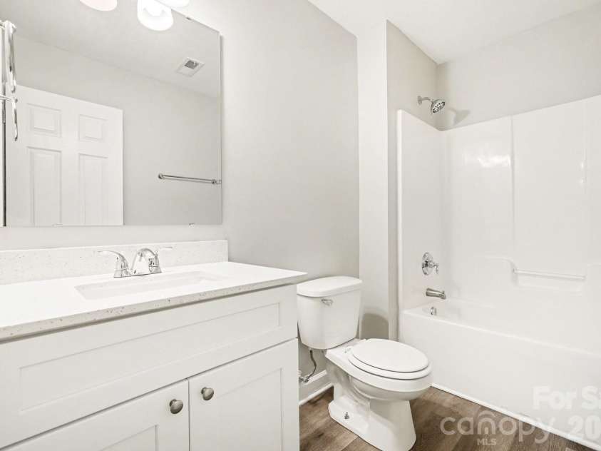 5112 Stone Park Drive, Charlotte, NC 28269.  MLS# CAR4373431, YatesRealty ID 21535. 