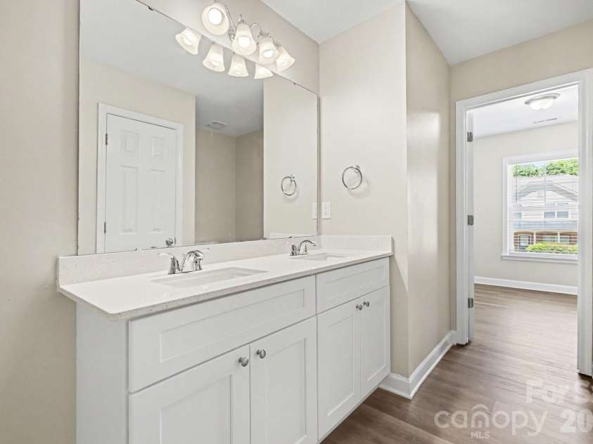 5112 Stone Park Drive, Charlotte, NC 28269.  MLS# CAR4373431, YatesRealty ID 21535. 