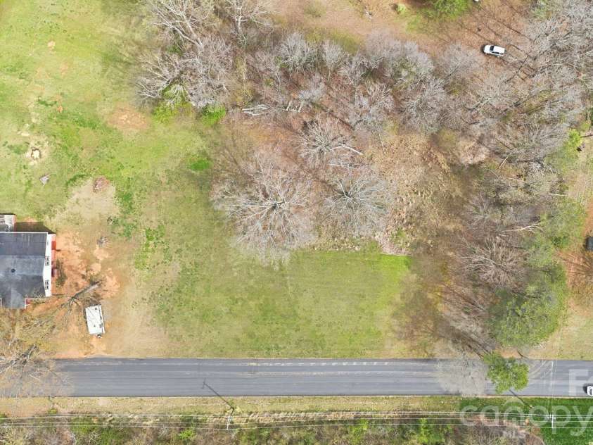 641 Central Drive, Statesville, NC 28677.  MLS# CAR4360467, YatesRealty ID 21536. 
