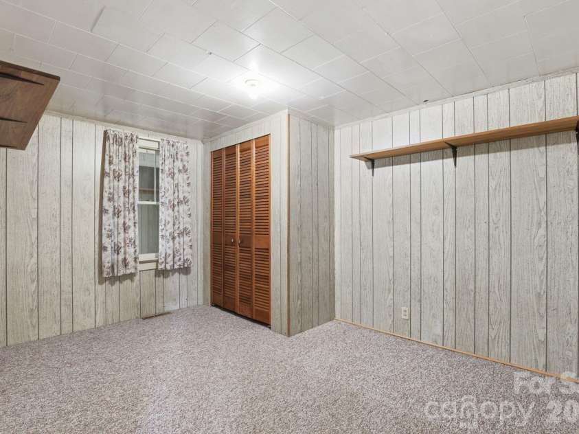 641 Central Drive, Statesville, NC 28677.  MLS# CAR4360467, YatesRealty ID 21536. 