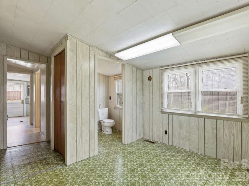 641 Central Drive, Statesville, NC 28677.  MLS# CAR4360467, YatesRealty ID 21536. 