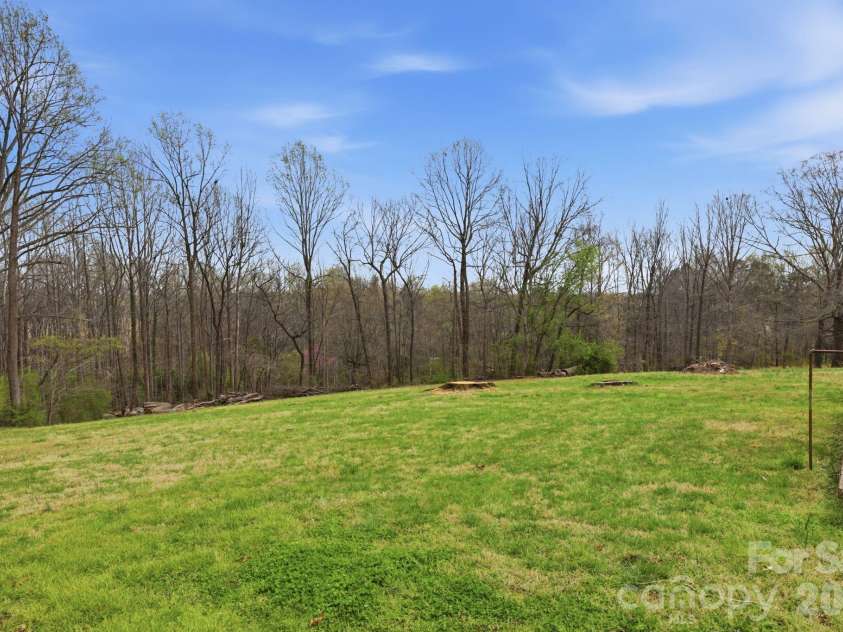 641 Central Drive, Statesville, NC 28677.  MLS# CAR4360467, YatesRealty ID 21536. 