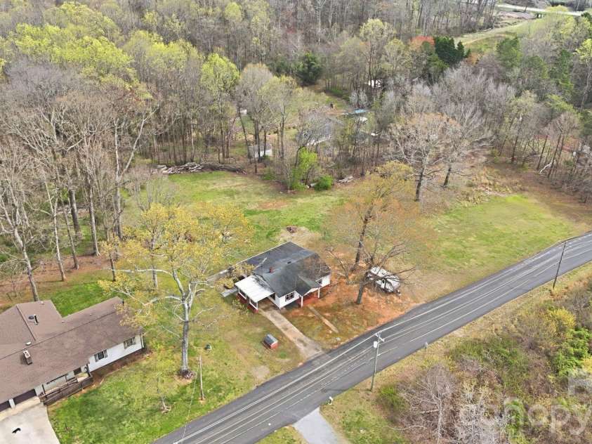 641 Central Drive, Statesville, NC 28677.  MLS# CAR4360467, YatesRealty ID 21536. 