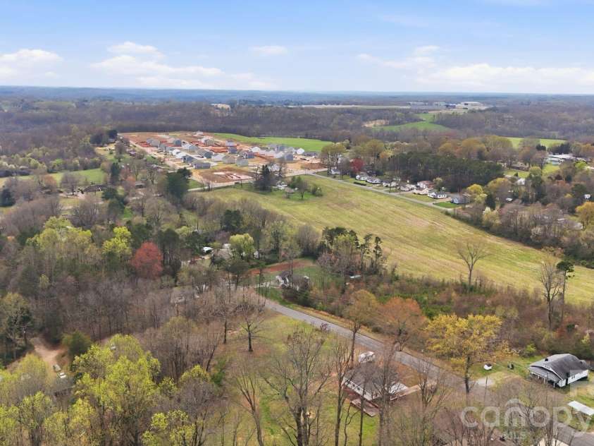 641 Central Drive, Statesville, NC 28677.  MLS# CAR4360467, YatesRealty ID 21536. 
