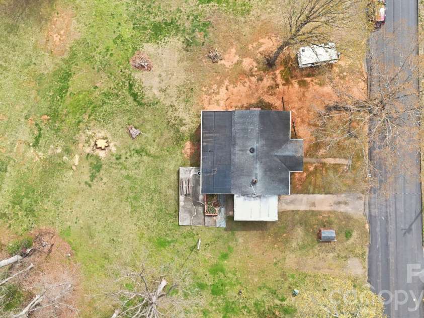 641 Central Drive, Statesville, NC 28677.  MLS# CAR4360467, YatesRealty ID 21536. 
