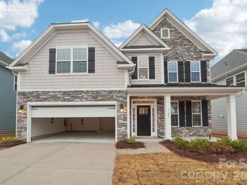 6450 Cherrybark Oak Lane, Huntersville, NC 28078.  MLS# CAR4377130, YatesRealty ID 21537. 