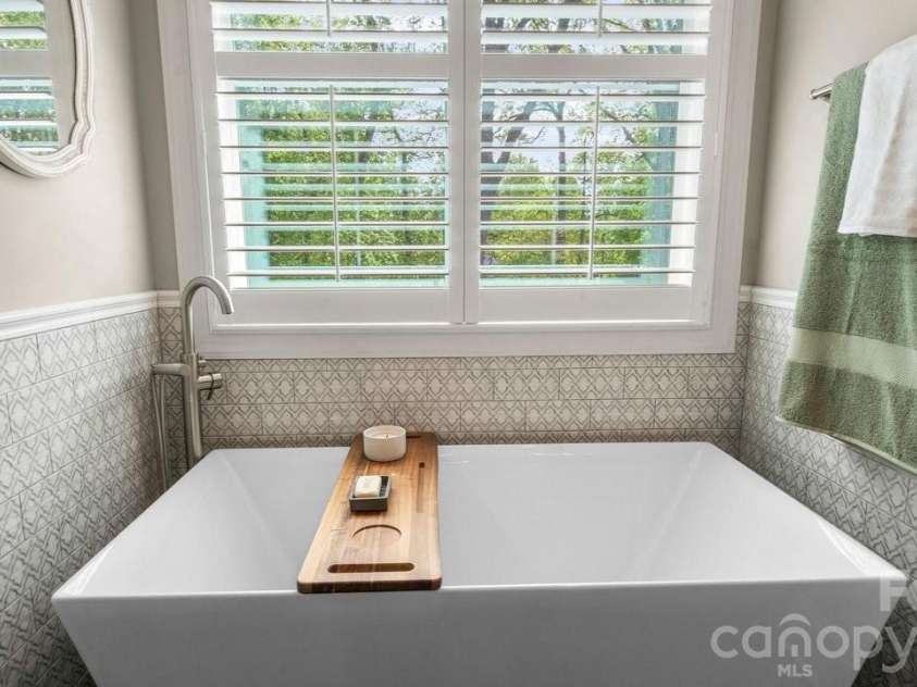 144 Mcneil Lane, Mooresville, NC 28117.  MLS# CAR4366466, YatesRealty ID 21538. 