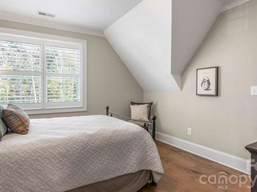 144 Mcneil Lane, Mooresville, NC 28117.  MLS# CAR4366466, YatesRealty ID 21538. Bedrrom 