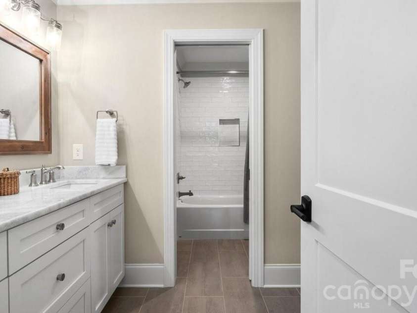 144 Mcneil Lane, Mooresville, NC 28117.  MLS# CAR4366466, YatesRealty ID 21538. Full bathroom 