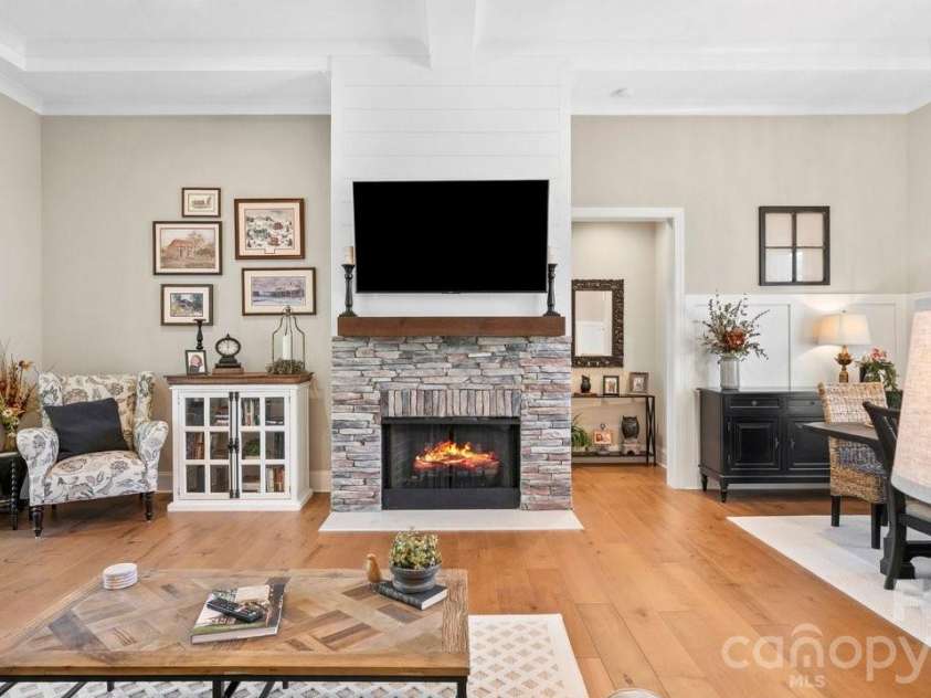 144 Mcneil Lane, Mooresville, NC 28117.  MLS# CAR4366466, YatesRealty ID 21538. Gas fireplace