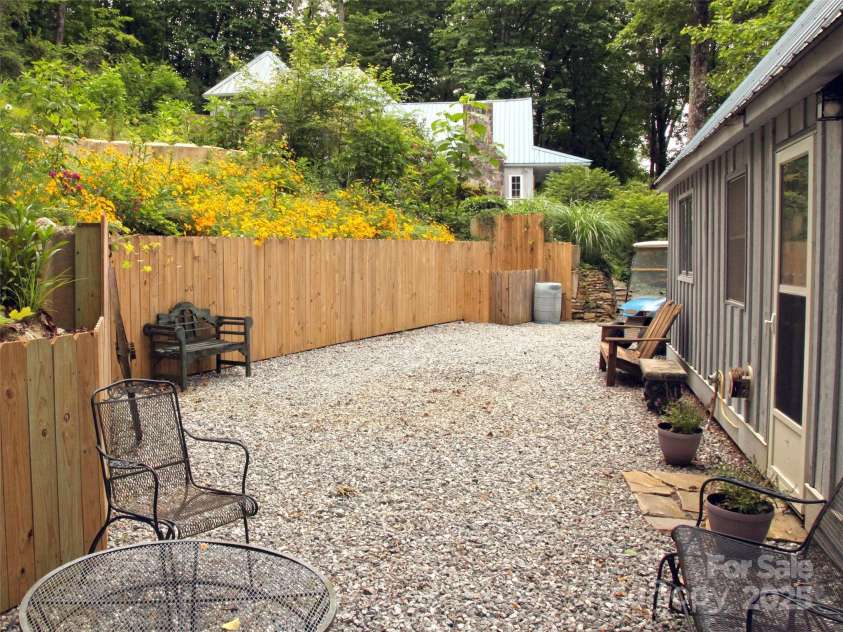 59 Shand Street, Saluda, NC 28773.  MLS# CAR4259487, YatesRealty ID 21538. Apartment Sitting Area