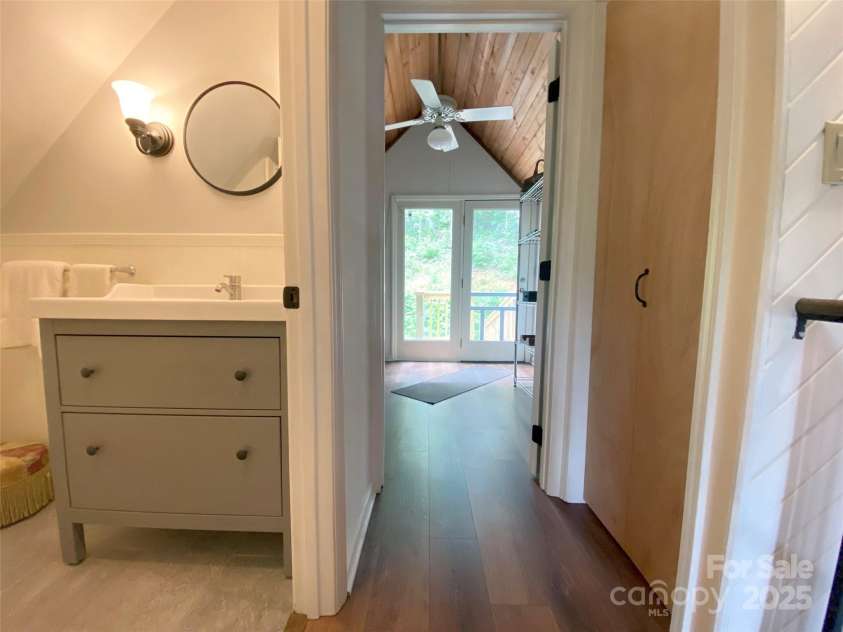 59 Shand Street, Saluda, NC 28773.  MLS# CAR4259487, YatesRealty ID 21538. Main House-Bath between 2 Bedrooms Upstairs