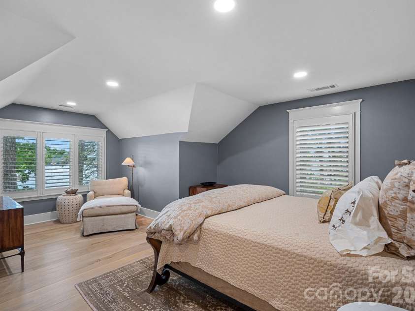 20931 Island Forest Drive, Cornelius, NC 28031.  MLS# CAR4369971, YatesRealty ID 21539. 